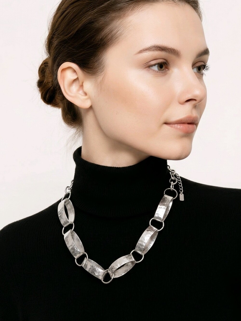 1990's Robert Lee Morris Soho Hammered Oval Link Statement Necklace 18-20" Adj.